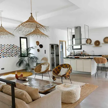 Contemporary Architect Villa, Boho Chic Style, Between Montpellier And Nimes, 30 Minutes From The Sea Villa